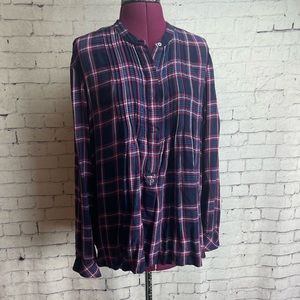 Gap Pin tuck plaid top navy and red plaid size large